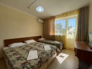 Пансионат Черноморский Витязево Улучшенный семейный номер-2