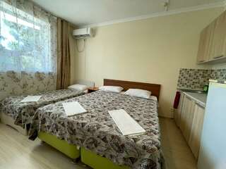 Пансионат Черноморский Витязево Улучшенный семейный номер-5